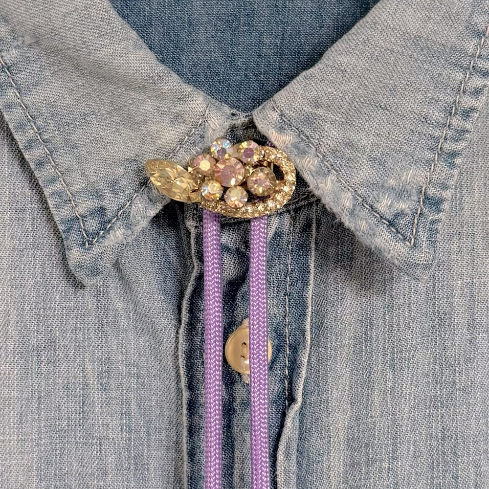 VINTAGE Aurora Borealis Crystal Flower & Purple Paracord Bolo Tie